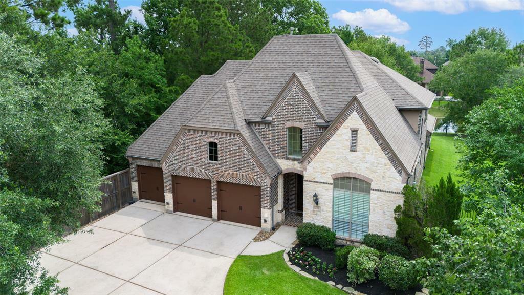 Property Photo: 203 Oarwood Place TX 77389