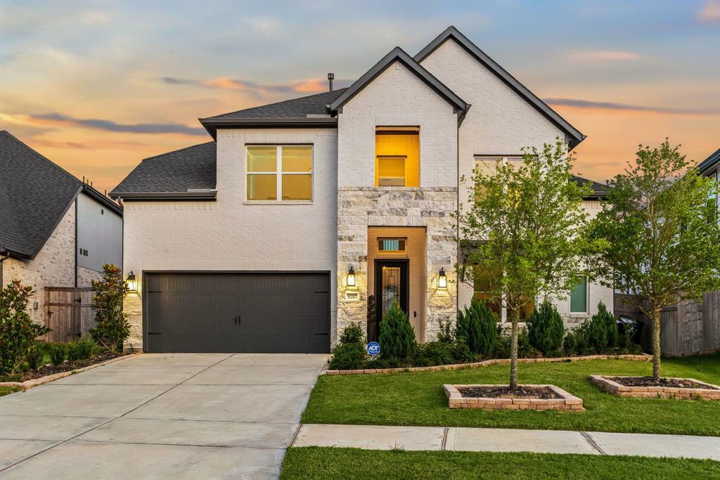Property Photo: 31207 Hastings Creek Lane TX 77441
