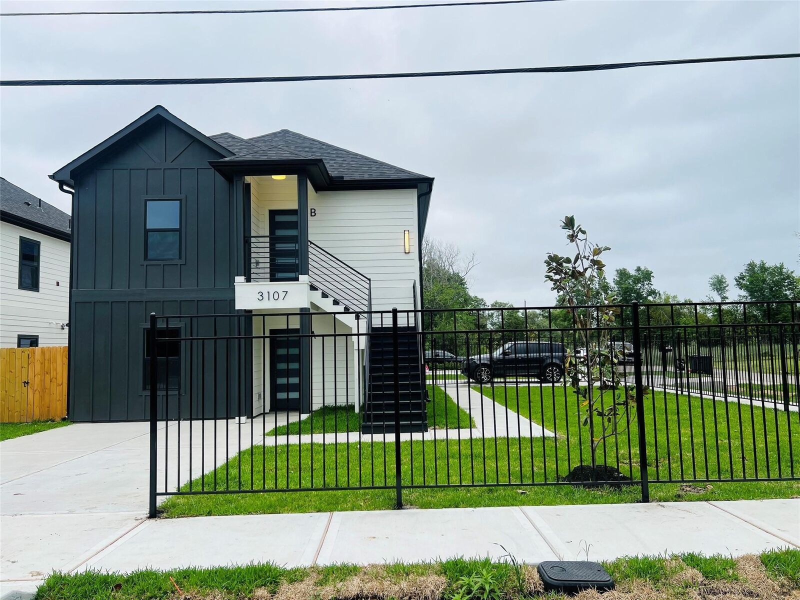 Property Photo:  3107 Grassmere Street A/B  TX 77051 