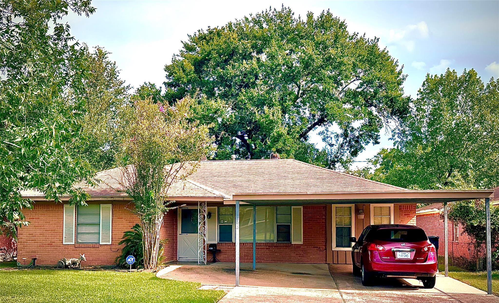 Property Photo: 2015 Wakefield Drive TX 77018