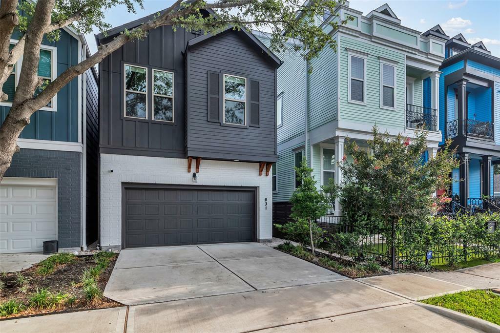 Property Photo: 831 E 26th Street TX 77009