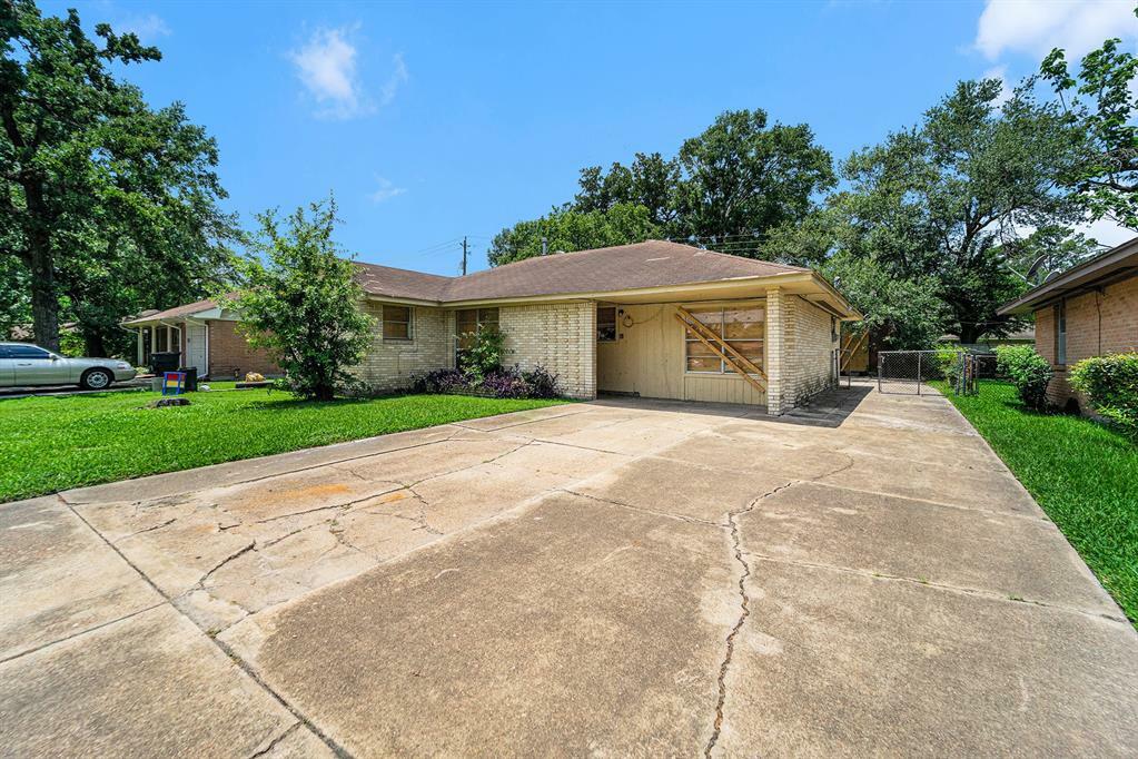 Property Photo: 10509 Kelburn Drive TX 77016