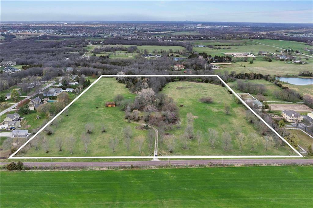 Property Photo:  2840 W 171st Street  KS 66085 