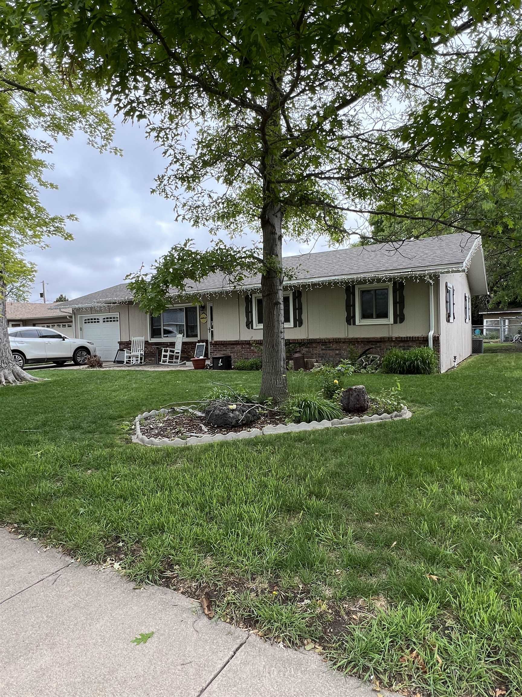 Property Photo:  3115 W E St  NE 69101 