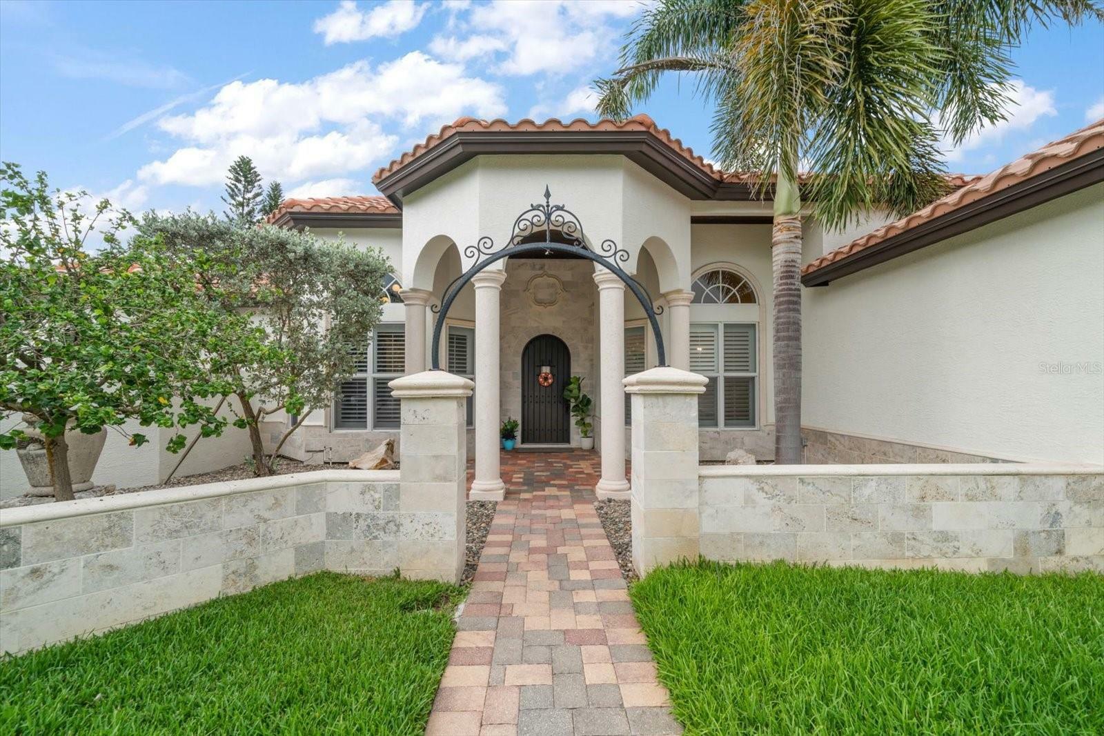 Property Photo: 307 Palmetto Lane FL 33770