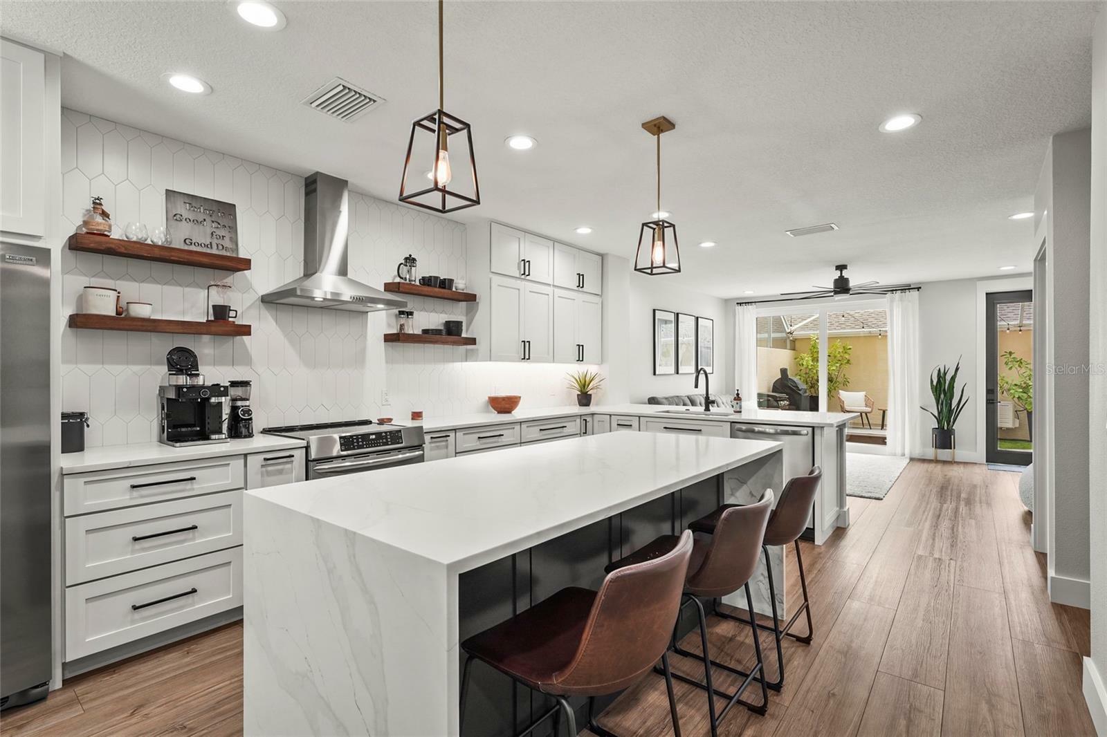 Property Photo:  5646 Simonton Street  FL 34203 