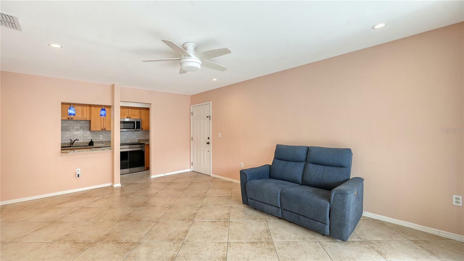 Property Photo: 631 N Orange Avenue 208 FL 34236
