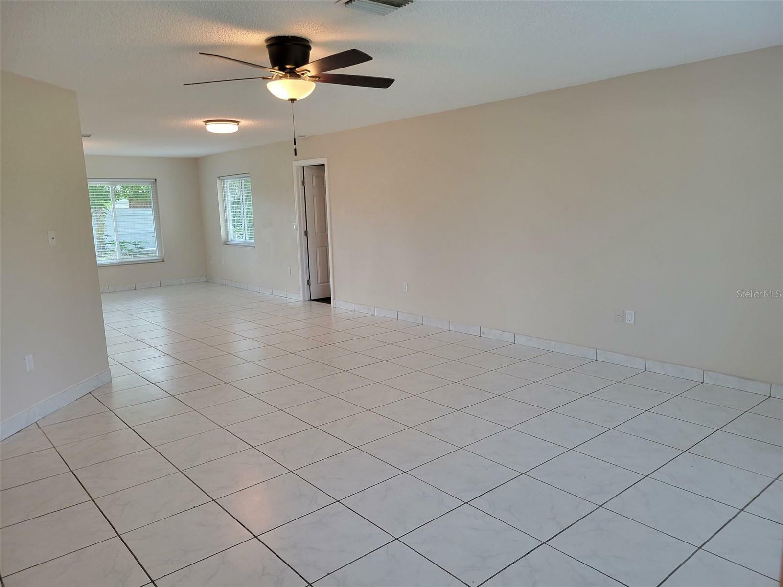 Property Photo: 268 Venice East Boulevard FL 34293