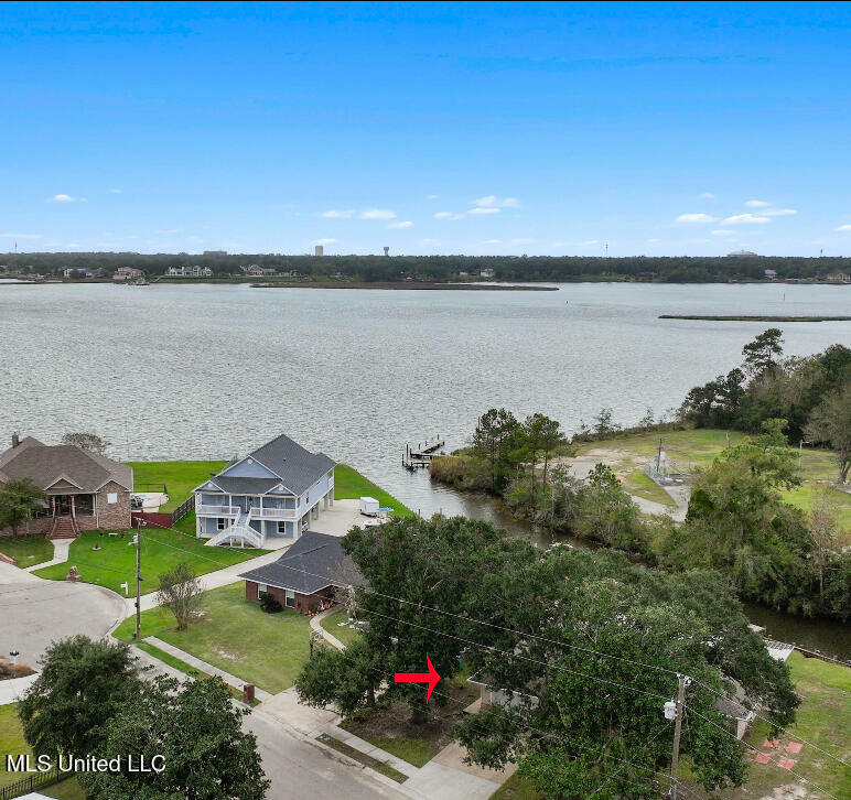 Property Photo: 707 Holly Hills Drive MS 39532