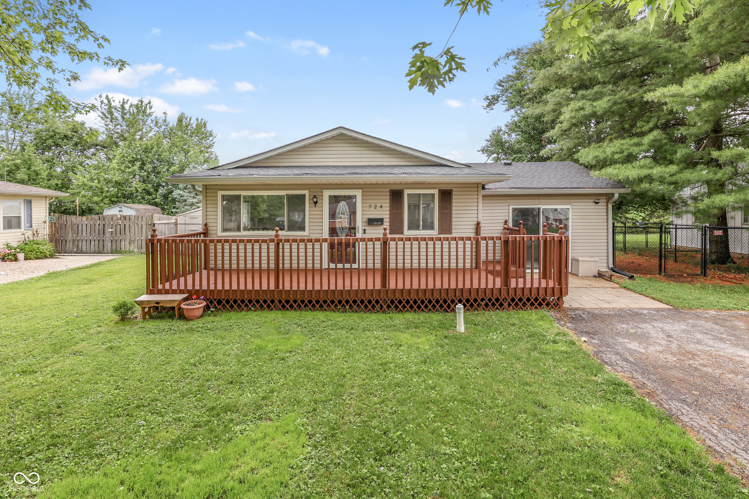 Property Photo:  724 Alexander Street  IN 46143 
