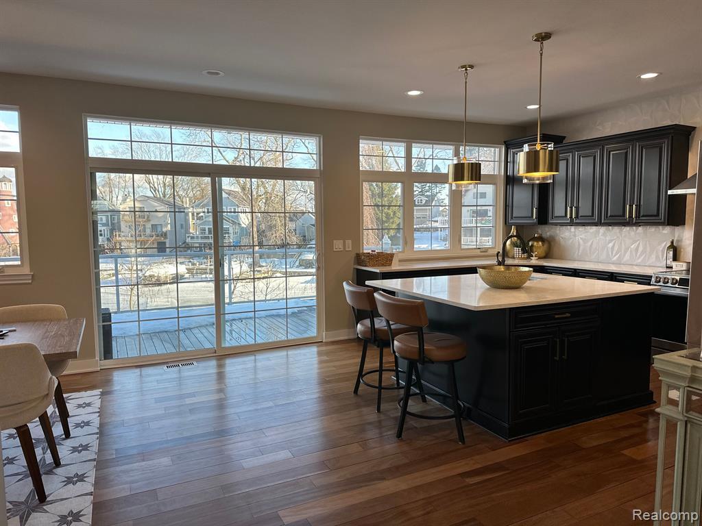 Property Photo:  610 Longpointe Drive  MI 48362 2343 