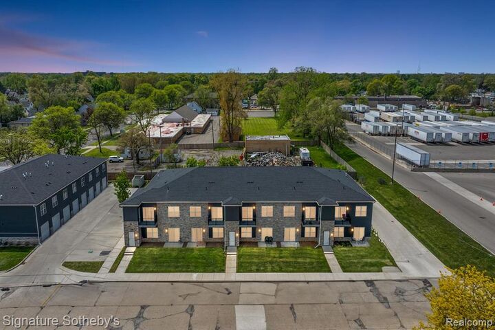 1241 E Woodward Heights Boulevard  Hazel Park MI 48030 1557 photo