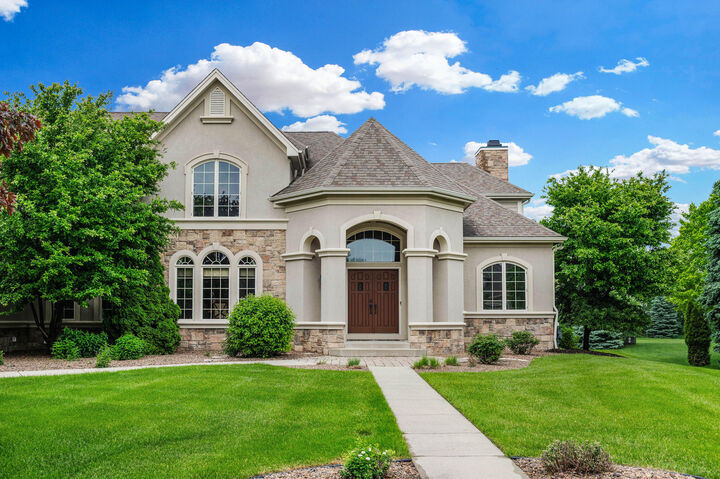 Property Photo:  1252 Mary Hill Cir  WI 53029 