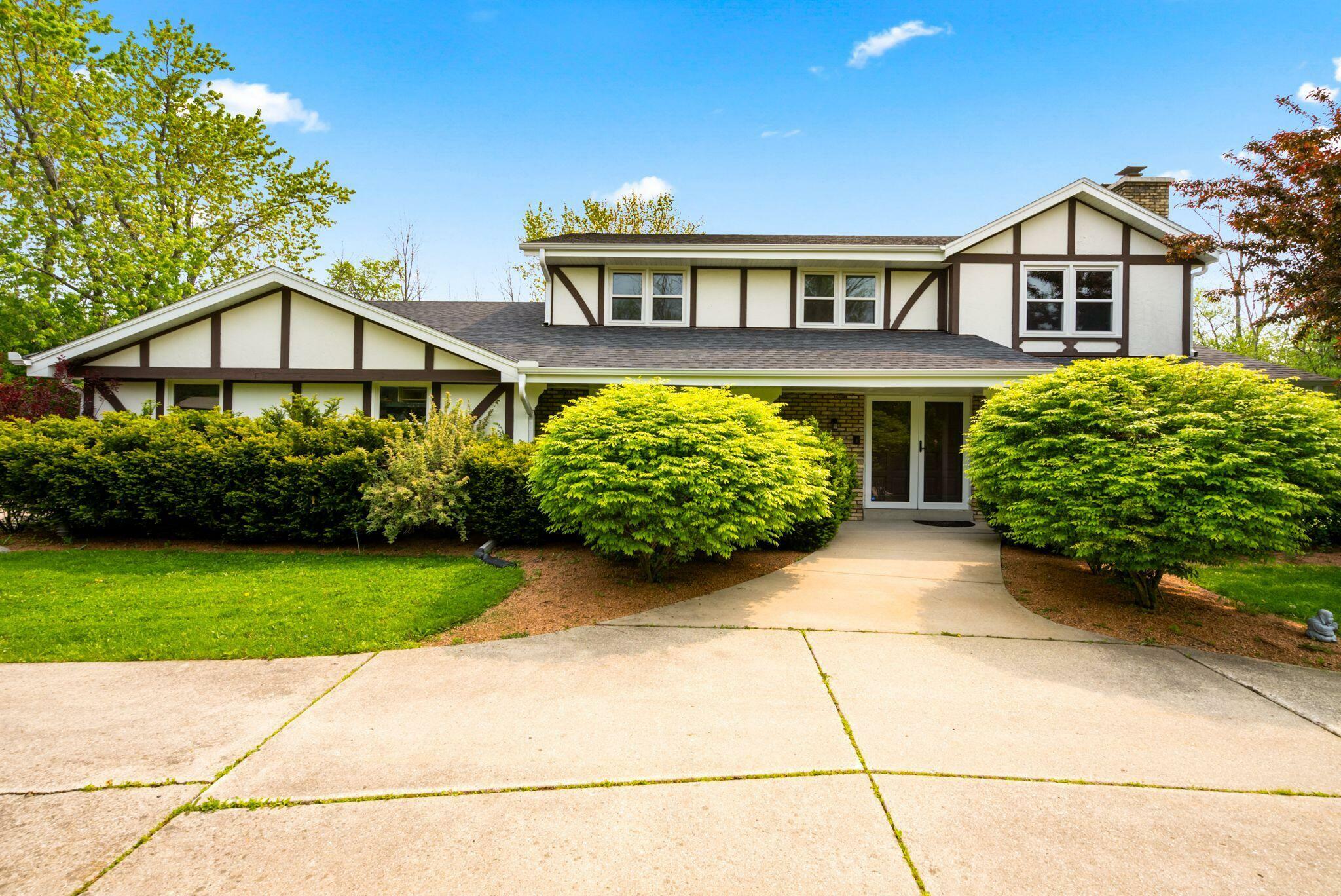 Property Photo: 8650 N River Rd WI 53217