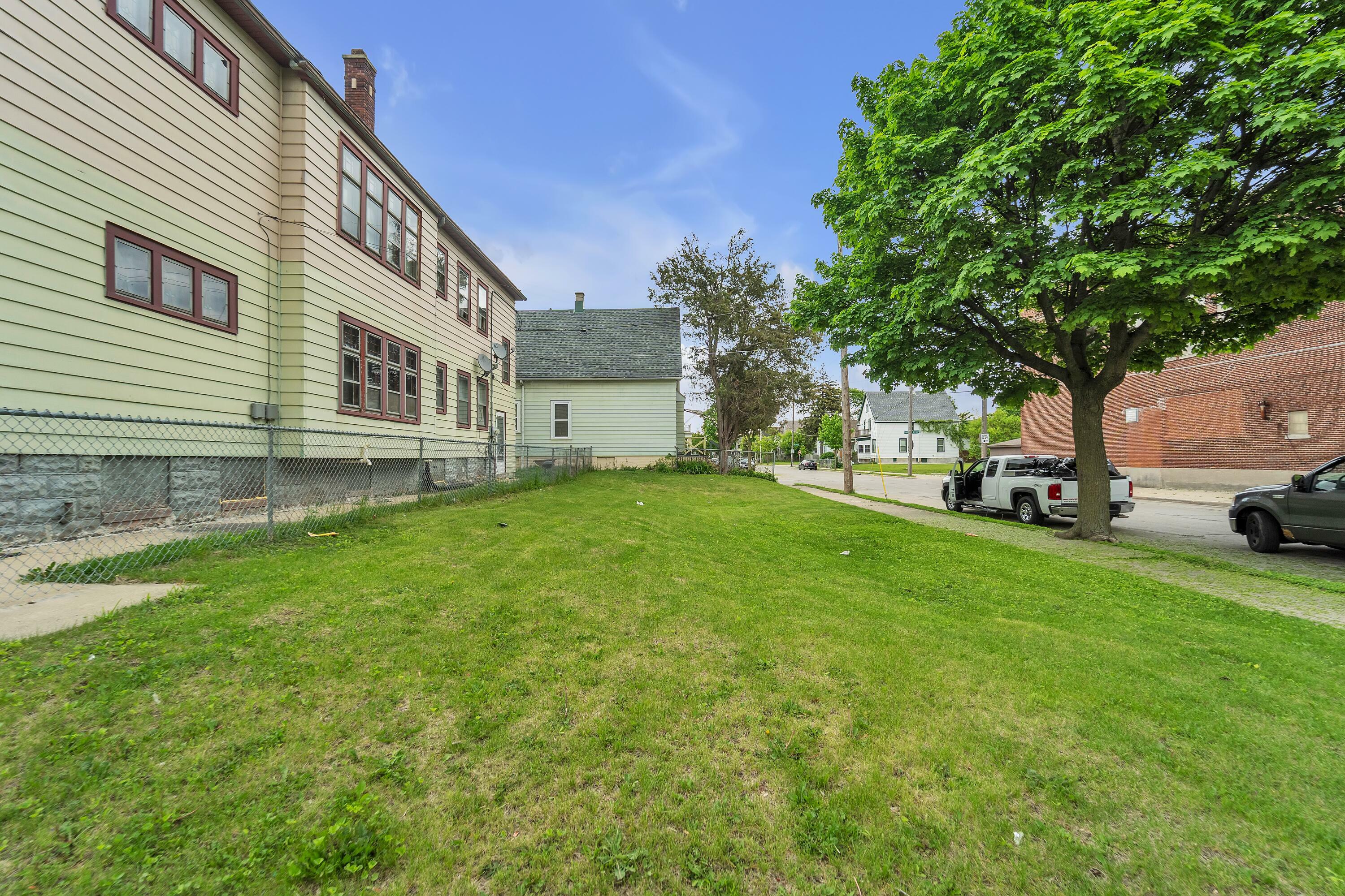 Property Photo: 3004 N 11th St 3006 WI 53206