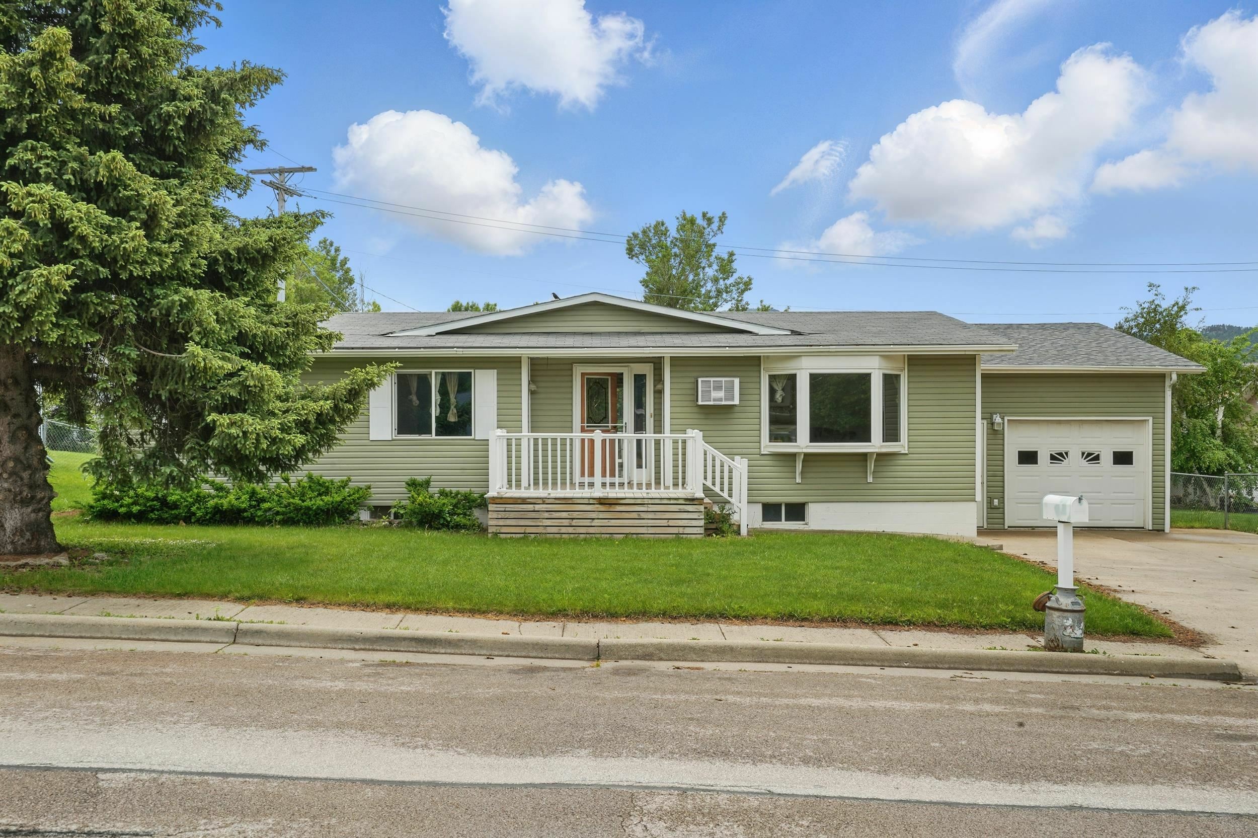 805 E Harding Street  Spearfish SD 57783 photo