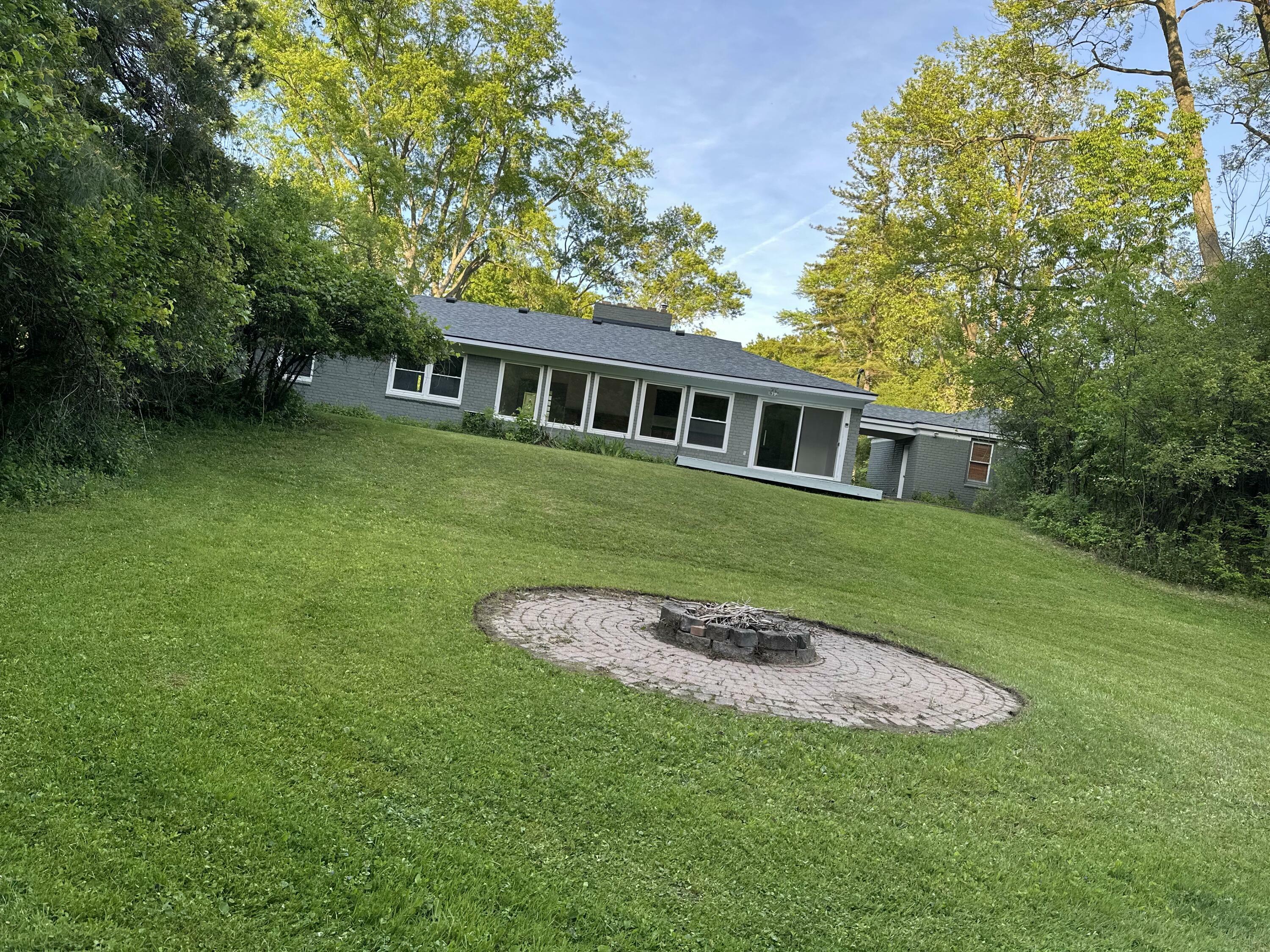 Property Photo: 25525 Edgemont Drive MI 48033