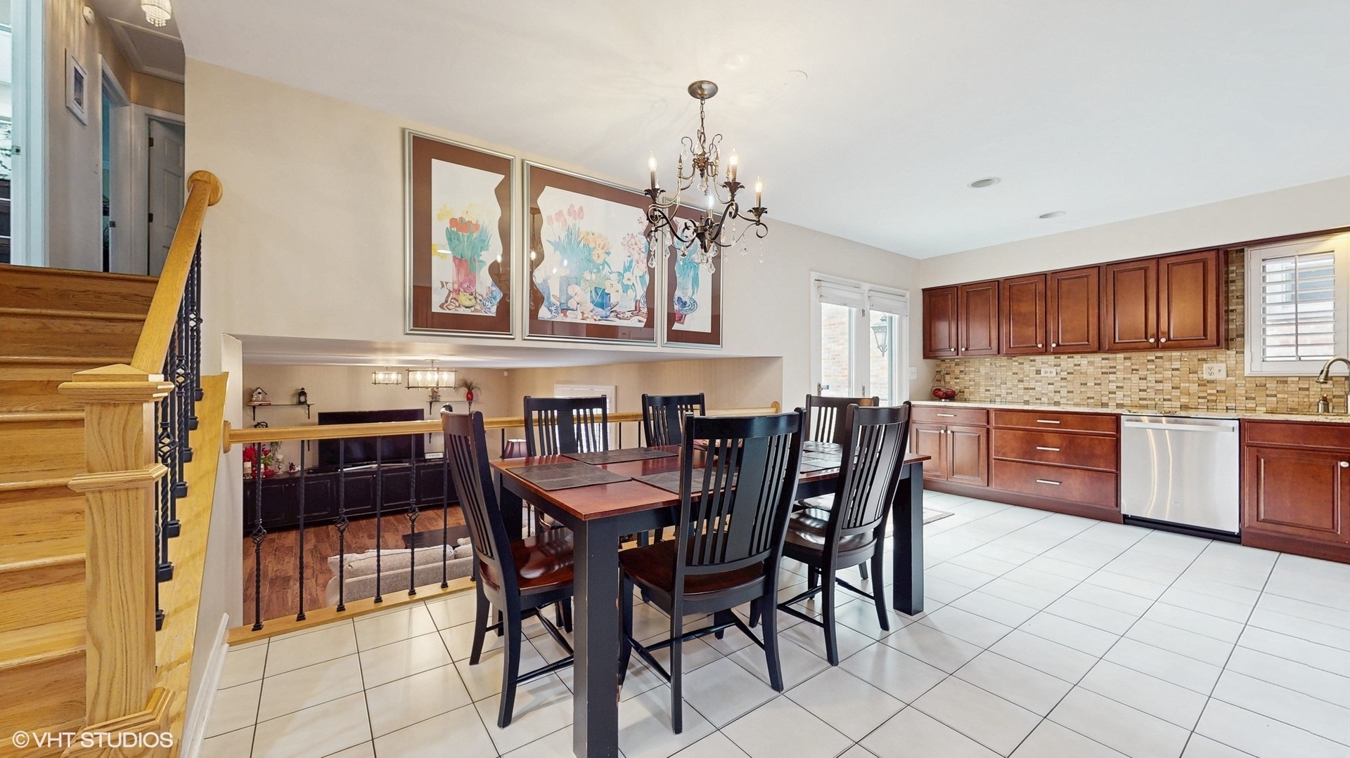 Property Photo: 2443 Maple Street IL 60171