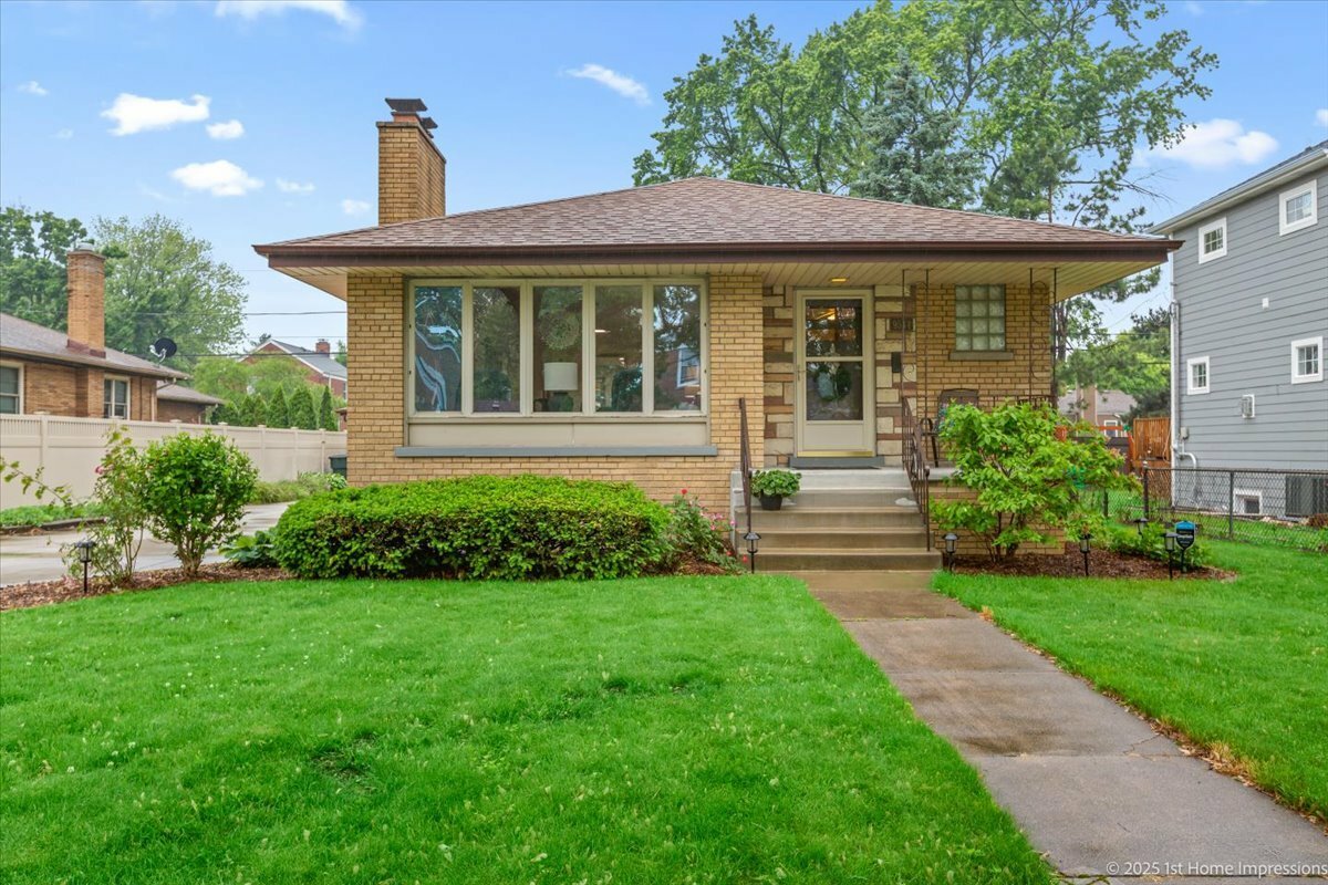 Property Photo: 9544 S Avers Avenue IL 60805