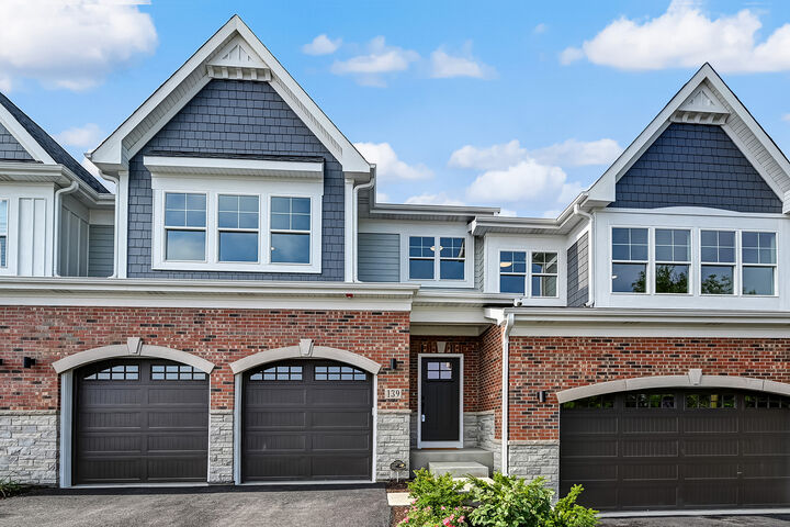 Property Photo:  131 Harding Court  IL 60137 