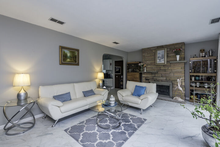 Property Photo: 2632 E Bonnie Brook Lane IL 60087