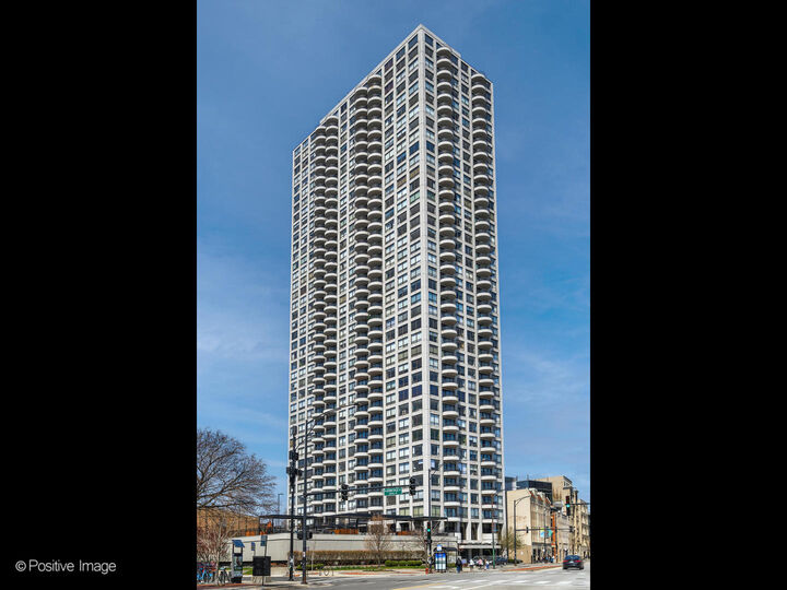 2020 N Lincoln Park West 30L  Chicago IL 60614 photo