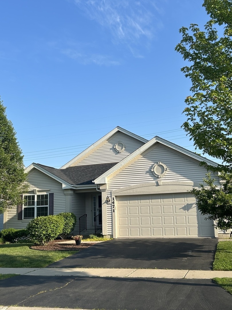 Property Photo: 1471 Baroque Avenue IL 60073
