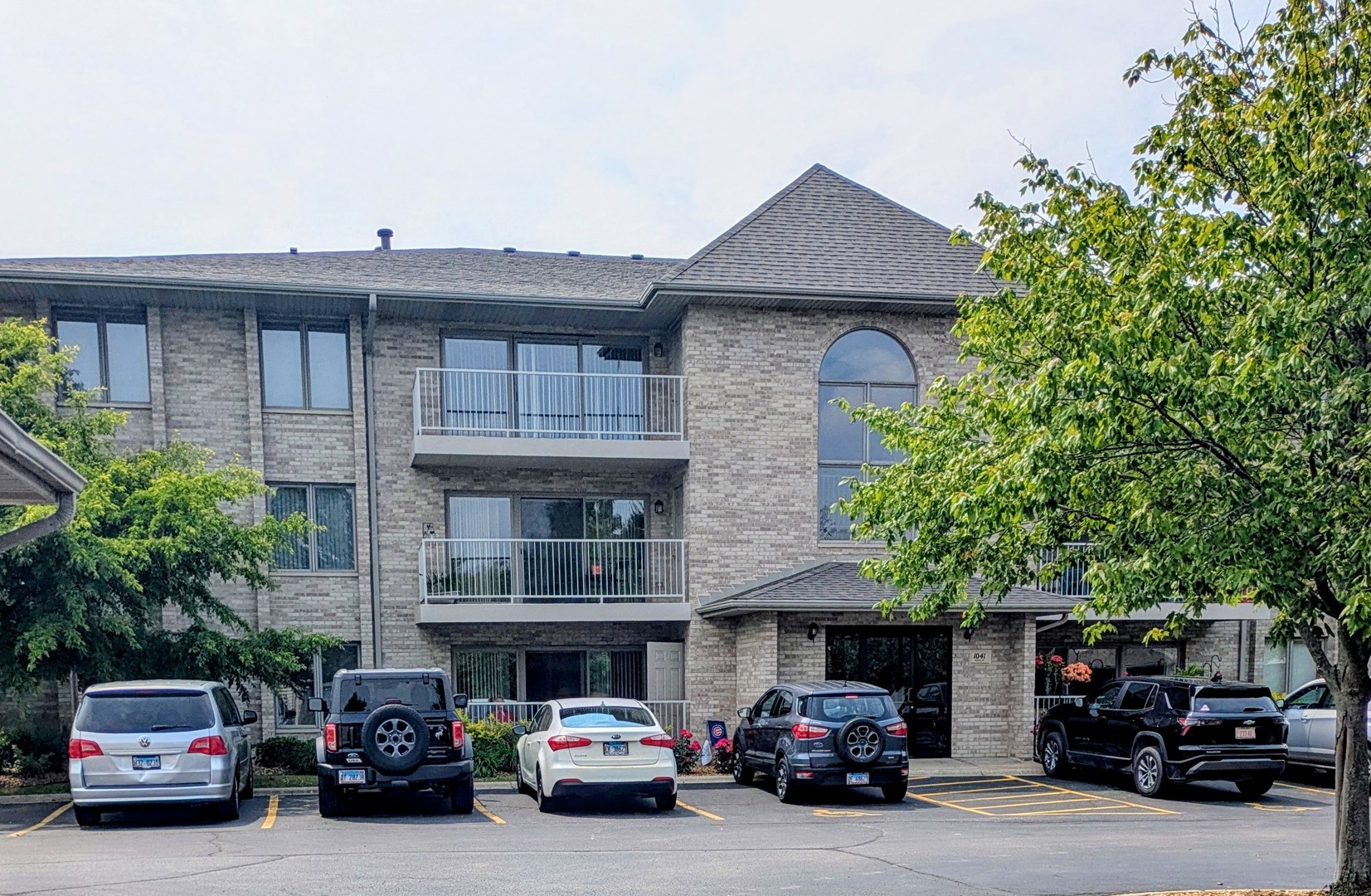 Property Photo:  1041 Ashley Court 2D  IL 60441 