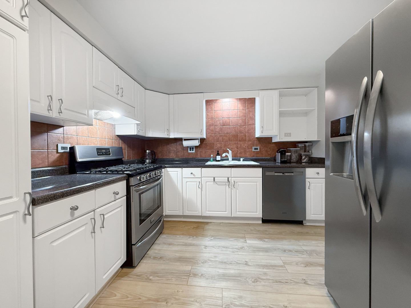 Property Photo: 120 Collen Drive 219 IL 60148