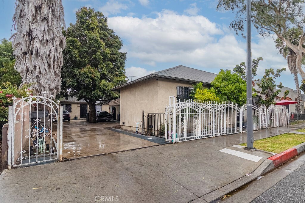 Property Photo: 7117 Malabar Street CA 90255