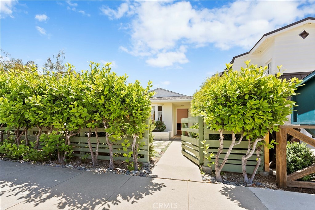 Property Photo: 604 Marguerite Avenue CA 92625