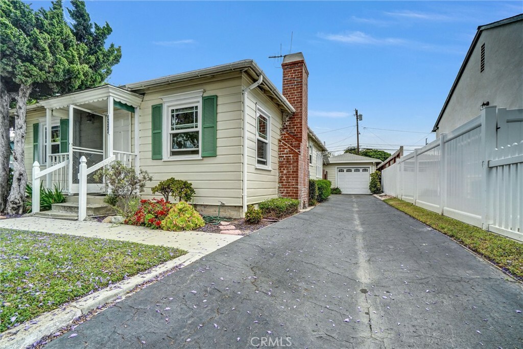 Property Photo:  3224 Cerritos Avenue  CA 90755 