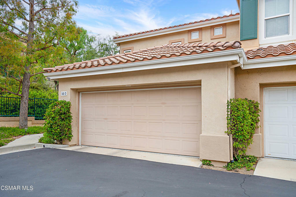 Property Photo: 545 Lorabel Way D CA 93065
