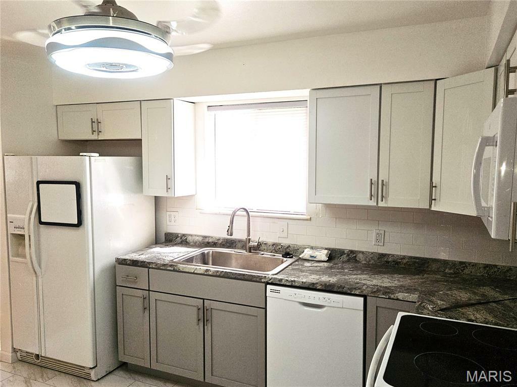 Property Photo: 1239 Peggy Court MO 63147
