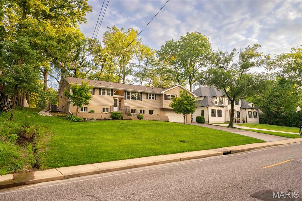 Property Photo: 748 E Argonne Drive MO 63122