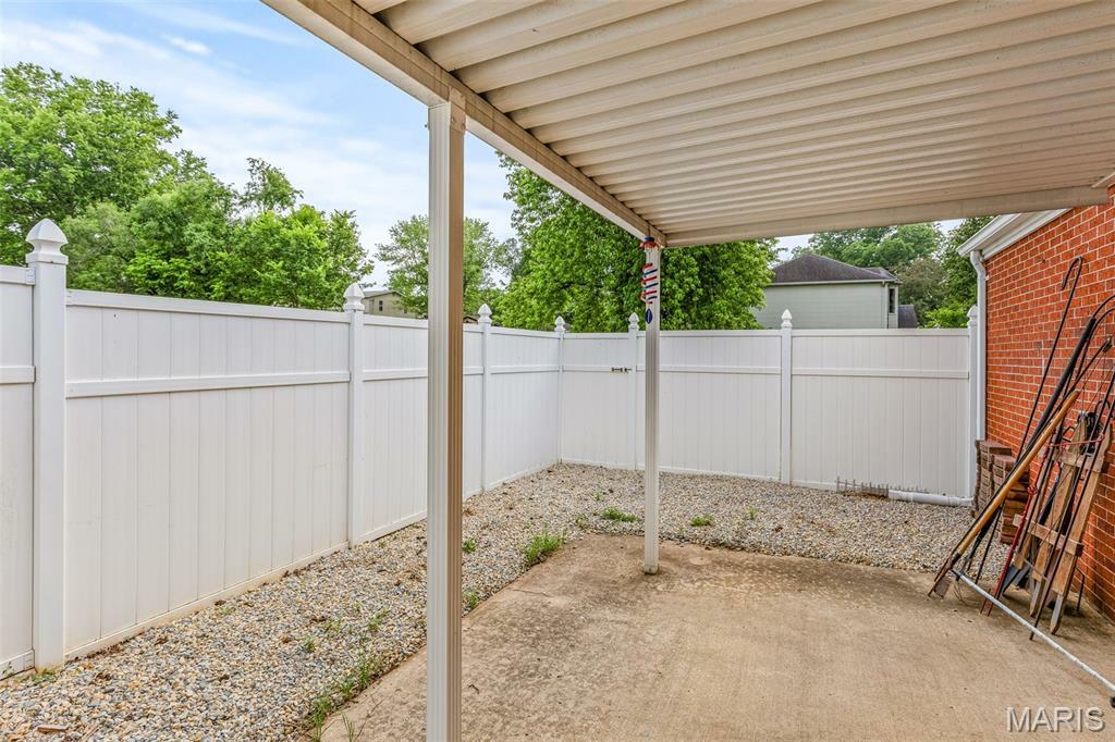 Property Photo: 1121 N Desloge Dr J-2 MO 63601