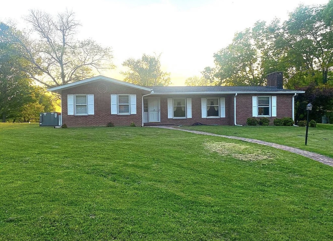 1904 Cherokee Dr  Shelbyville TN 37160 photo