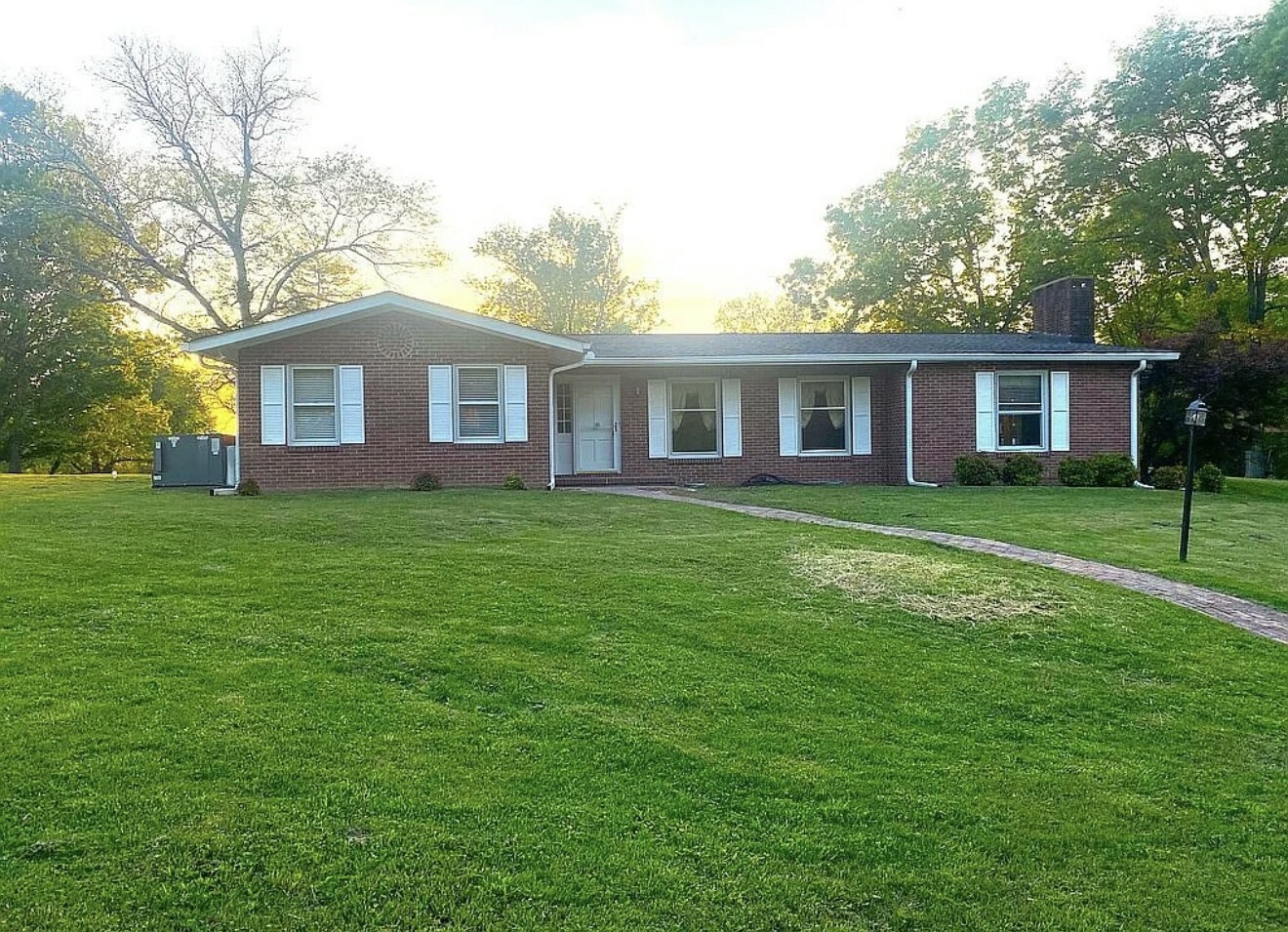 Property Photo: 1904 Cherokee Dr TN 37160