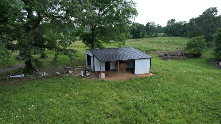 Property Photo:  521 Revilo Rd  TN 38468 