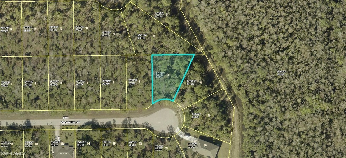 Property Photo: 176 Victory Court FL 33972