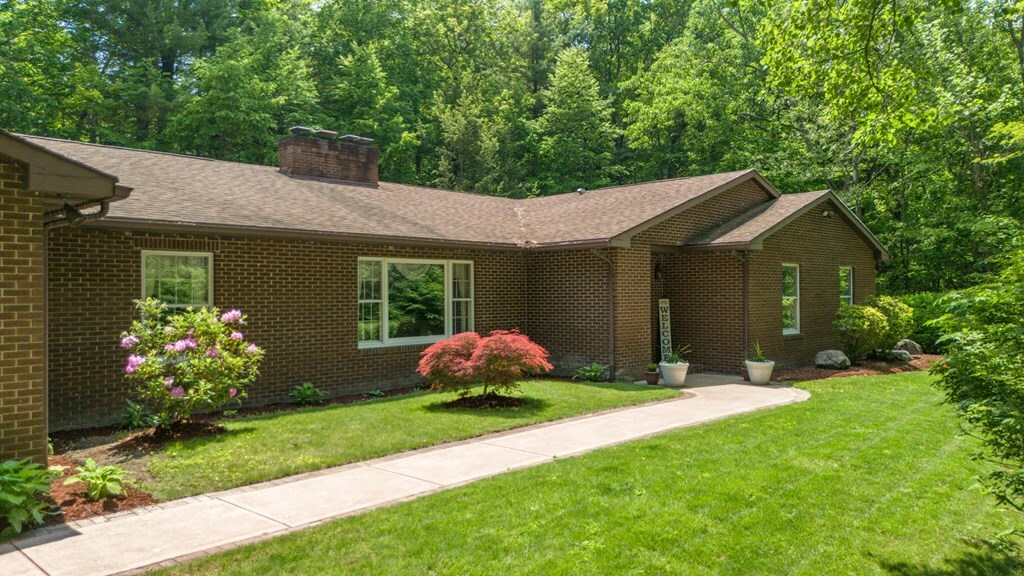 Property Photo: 105 Laurel Lane PA 18840