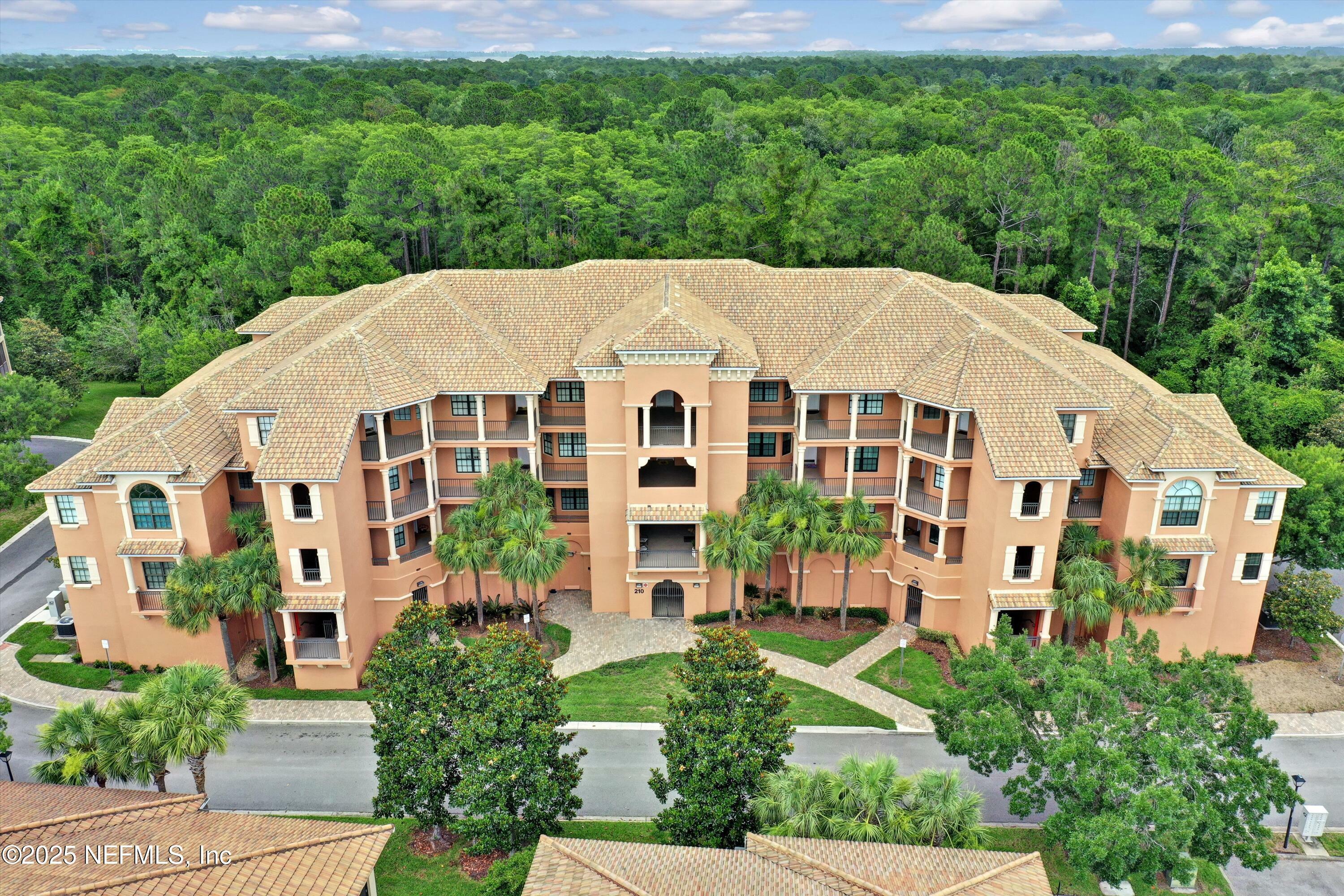 Property Photo:  210 Paseo Terraza 405  FL 32095 