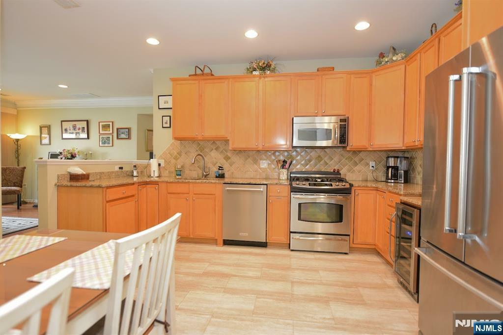 Property Photo:  4202 Warrens Way 202  NJ 07465 