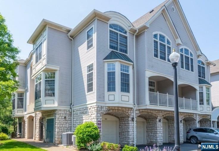 903 Regal Boulevard 142  Livingston NJ 07039 photo