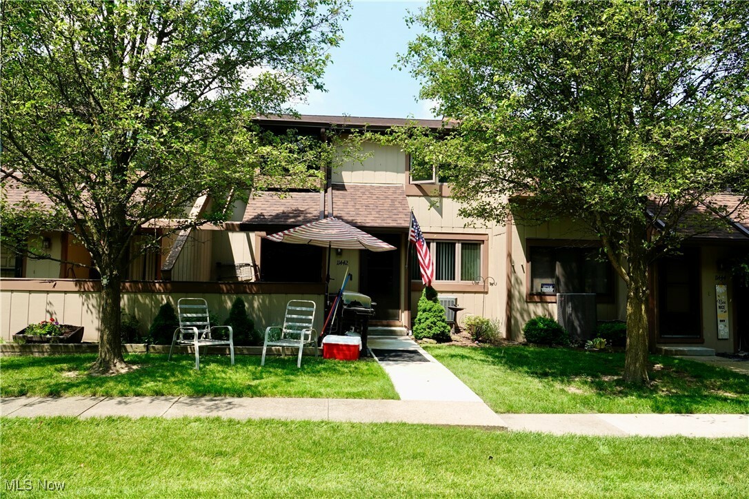 Property Photo: 11442 Harbour Light Drive OH 44133