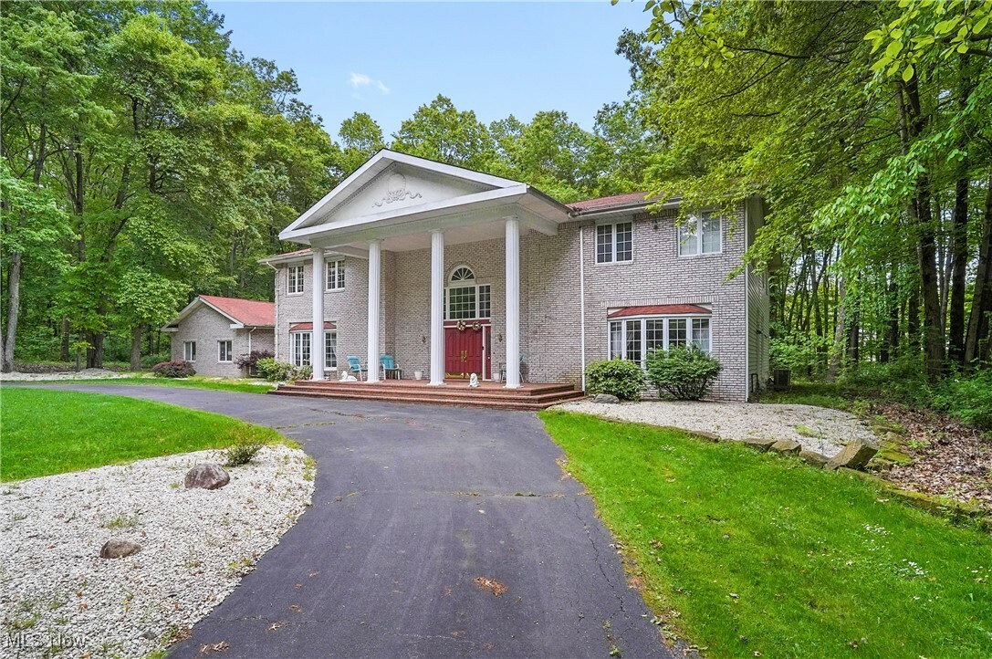 8650 Hidden Hills Drive SE  Howland OH 44484 photo