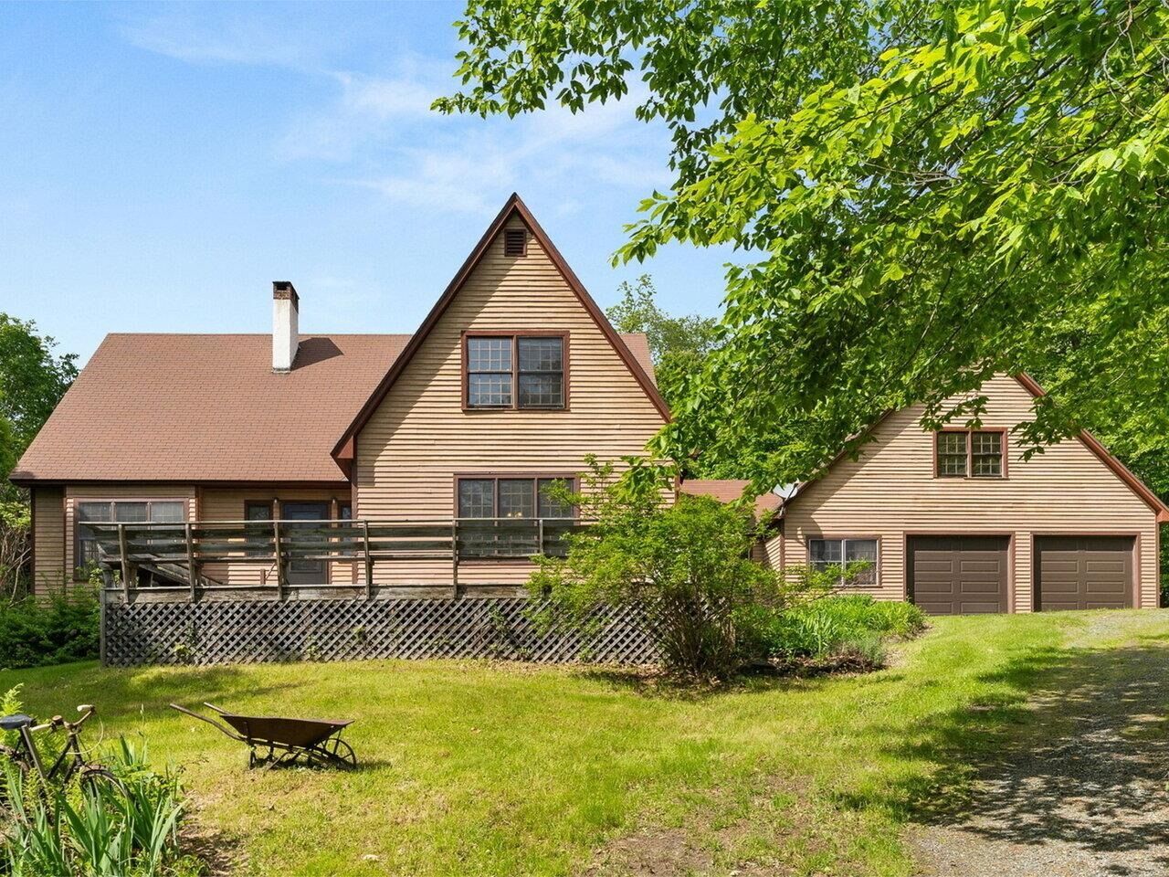 Property Photo:  143 Smithers Drive  VT 05060-9095 