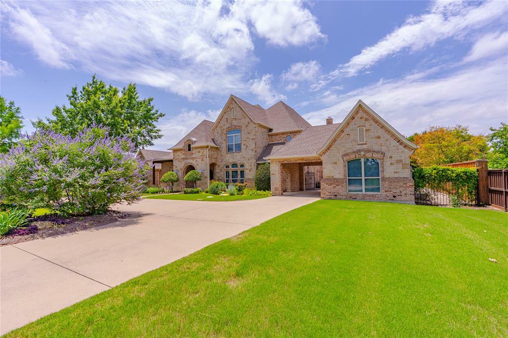 Property Photo: 2454 Savanna Circle TX 76065