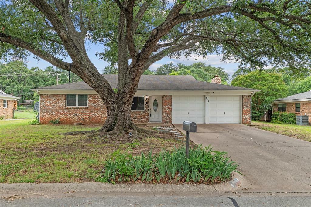Property Photo: 325 Belmont Street TX 76053