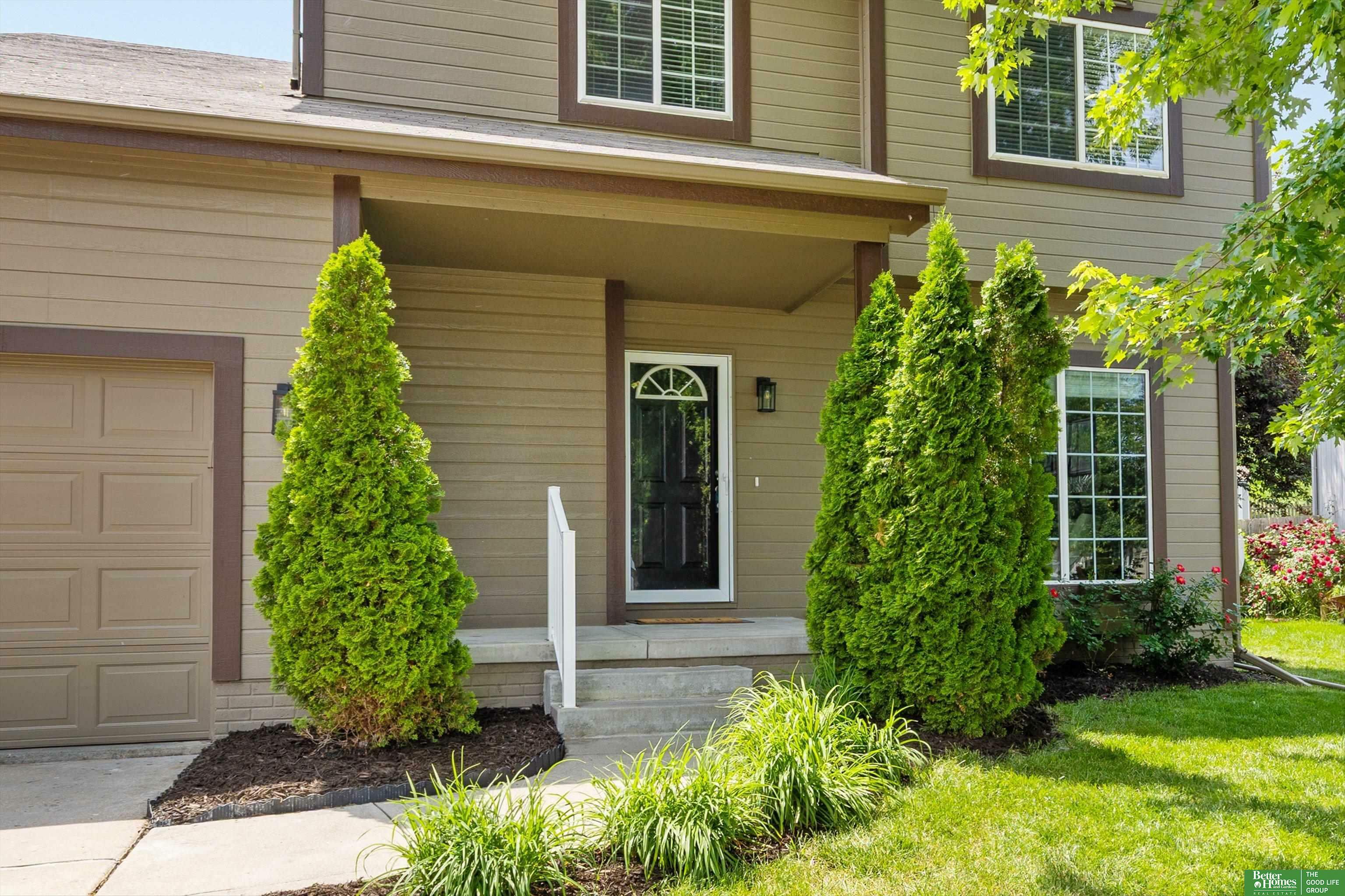 Property Photo: 4602 N 155th Avenue NE 68116